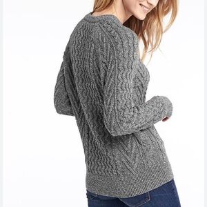GAP Women’s Cable Knit Black and White Marled Crewneck Sweater Size Small‎